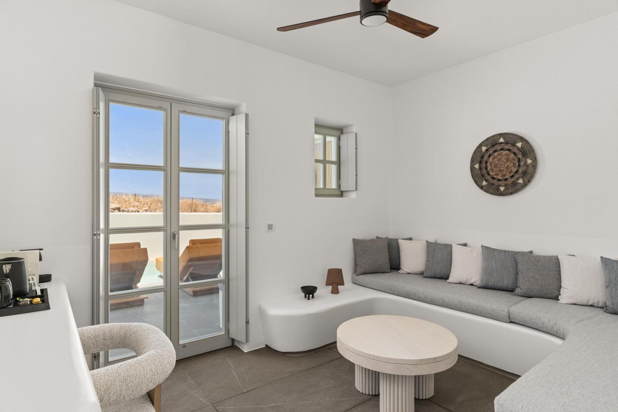 Mr & Mrs White Paros Suites & More Naoussa Zimmer foto