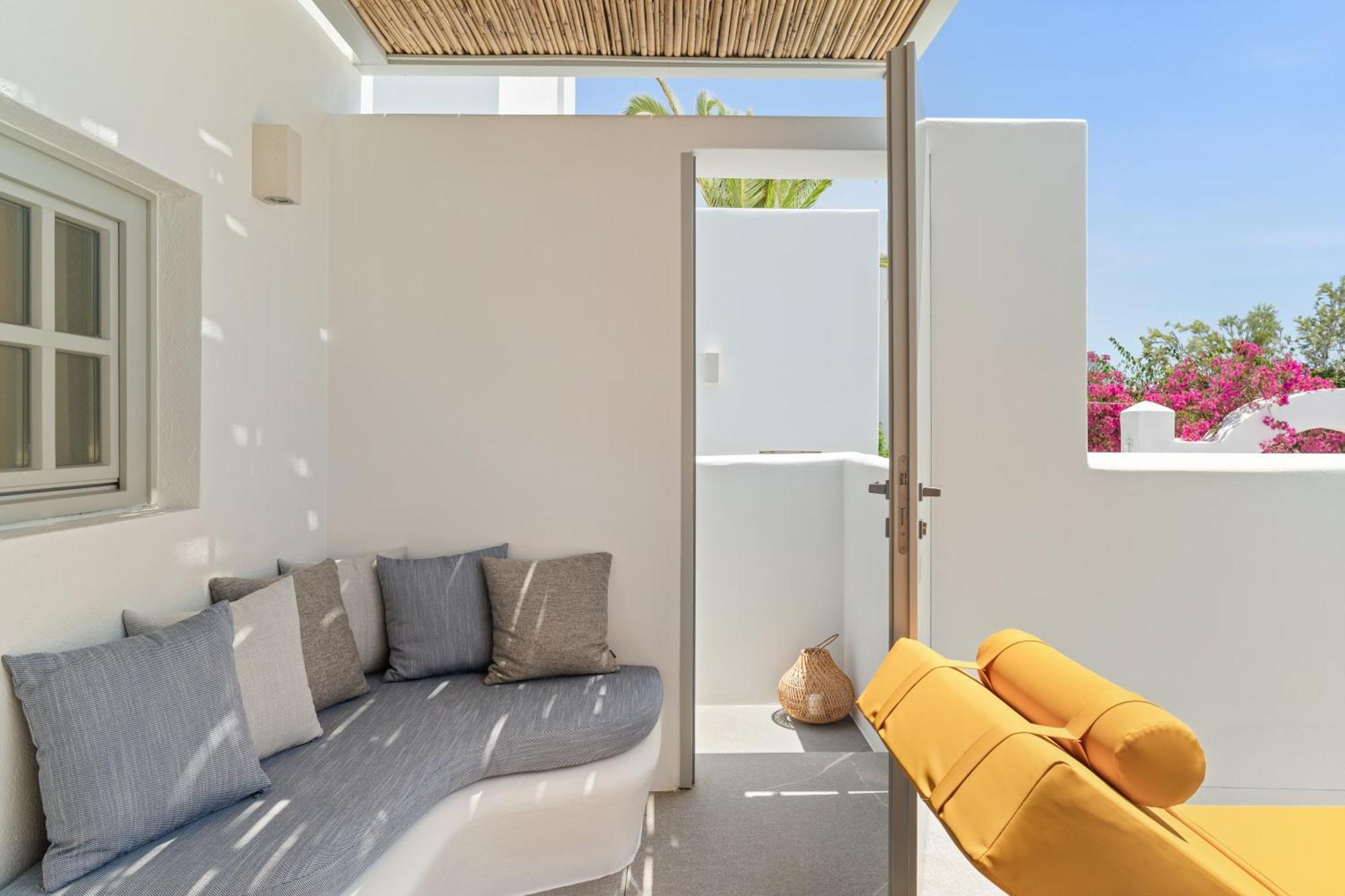 Mr & Mrs White Paros Suites & More Naoussa Zimmer foto