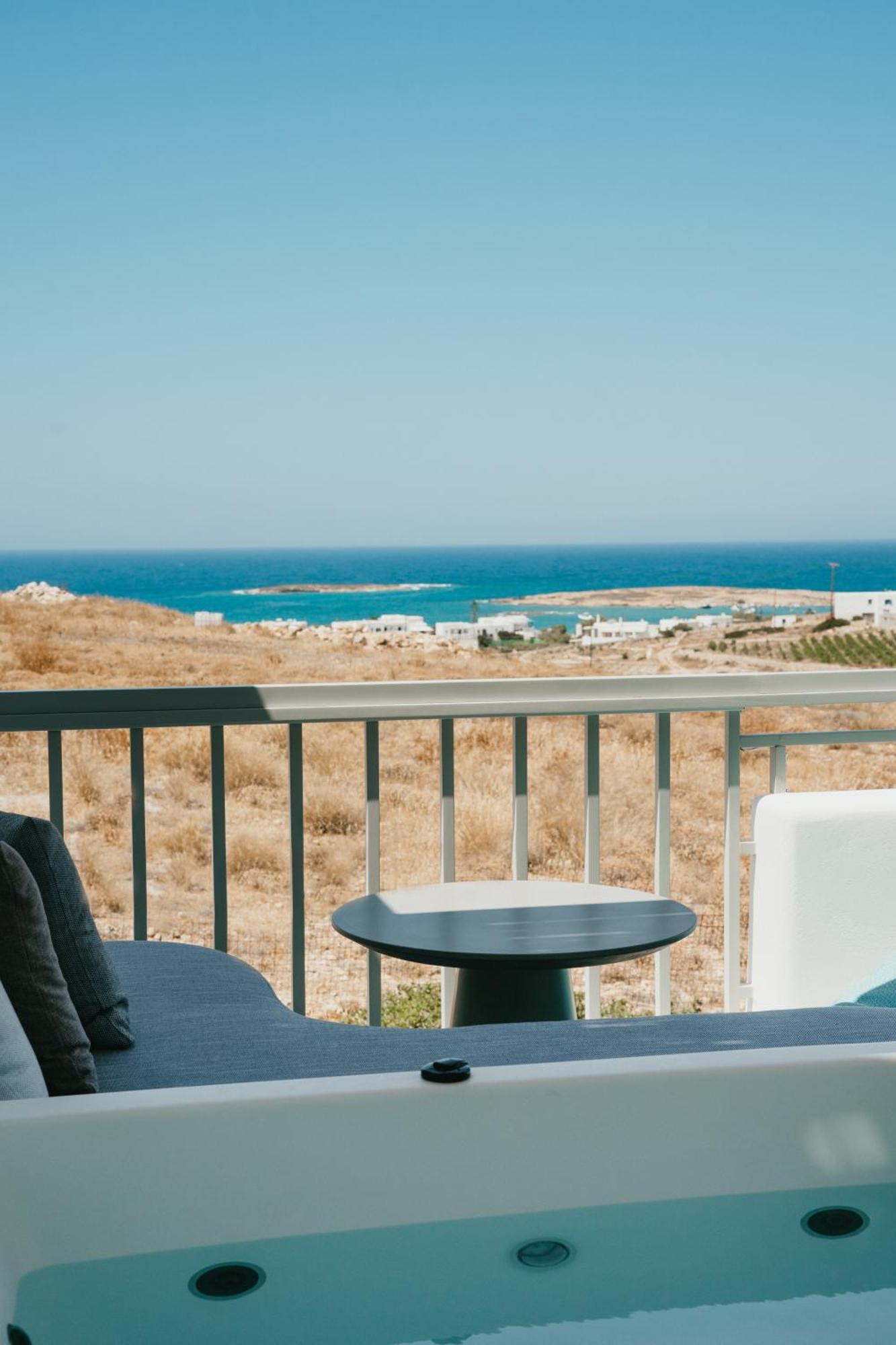 Mr & Mrs White Paros Suites & More Naoussa Zimmer foto